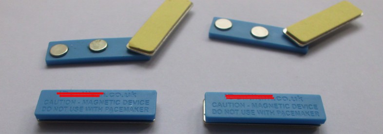 磁的名字徽章持有人